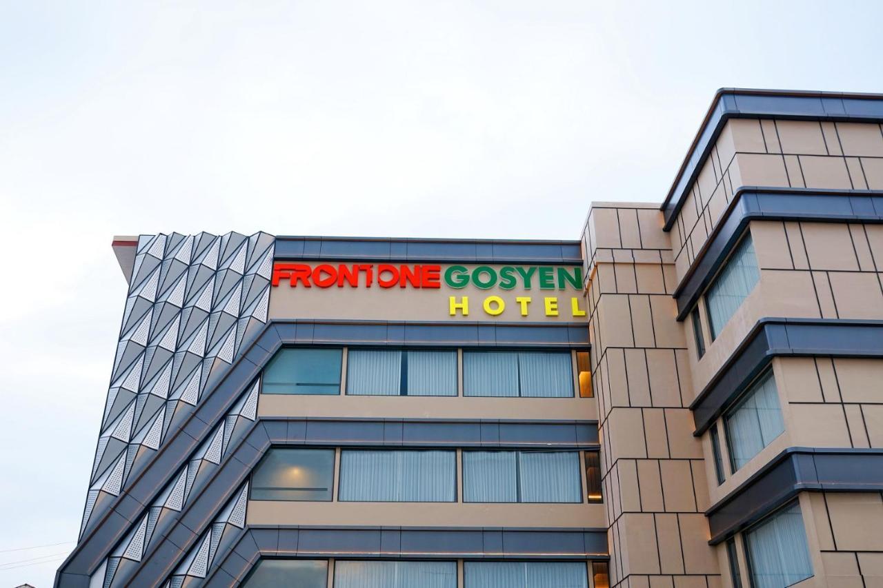 Hotel Front One Gosyen