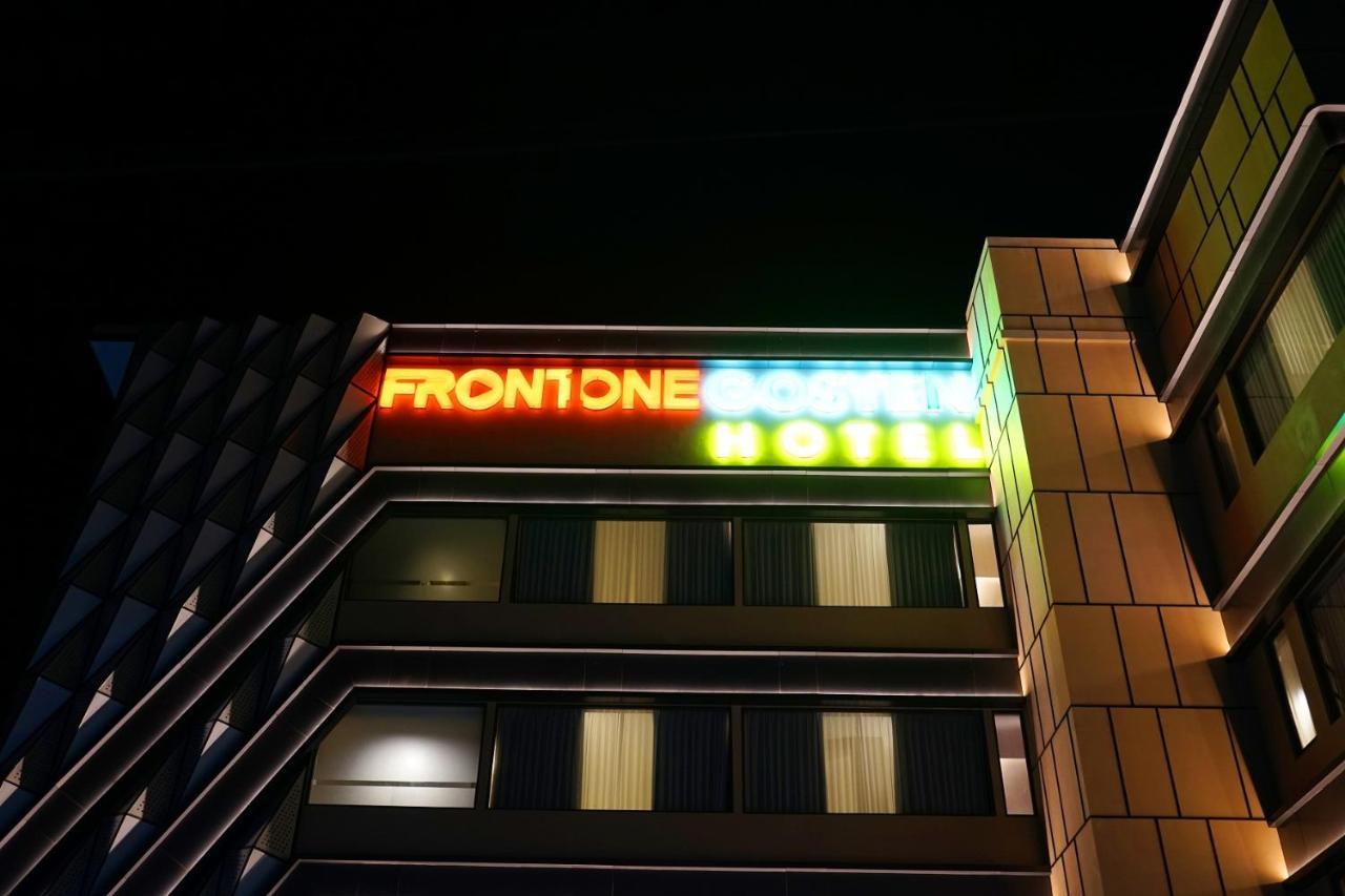 Front One Gosyen 3* Salatiga