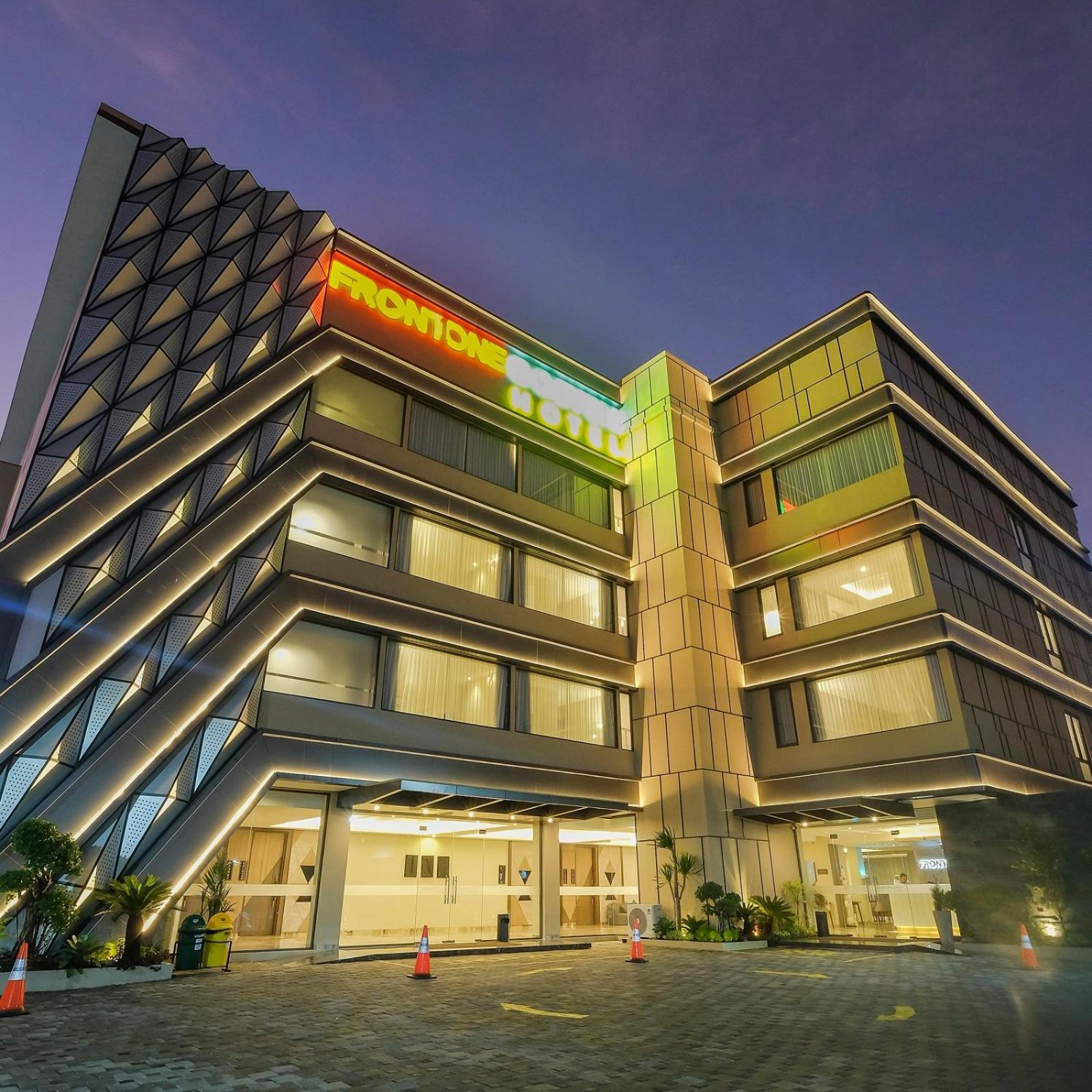 Hotel Front One Gosyen 3*